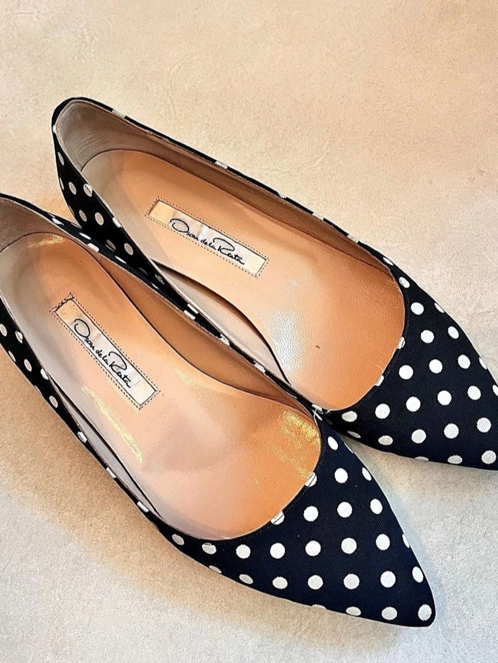 Oscar de la Renta Pointed-Toe Polka Dot Flats in Black & White Size 8